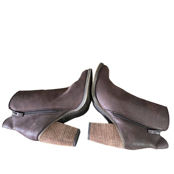 Sbicca Percussion Block Heel Round Toe Ankle Booties Boots - Picture 4 of 10